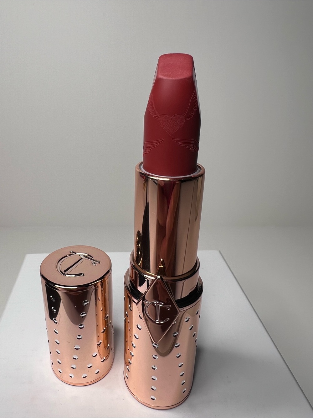 Charlotte Tilbury MATTE REVOLUTION
MRS KISSES
